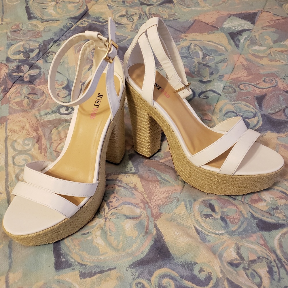 JustFab size 10 sandals